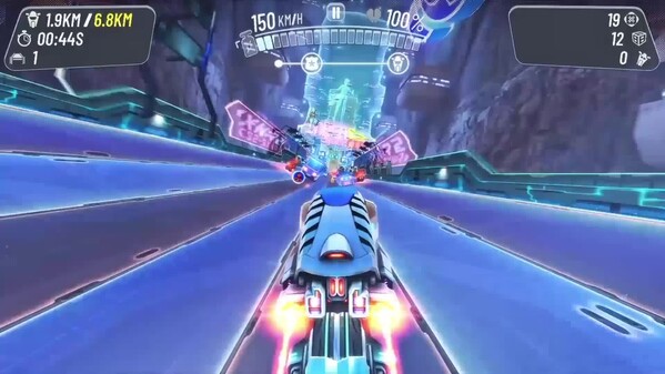 32 SECS Trailer trailer thumbnail