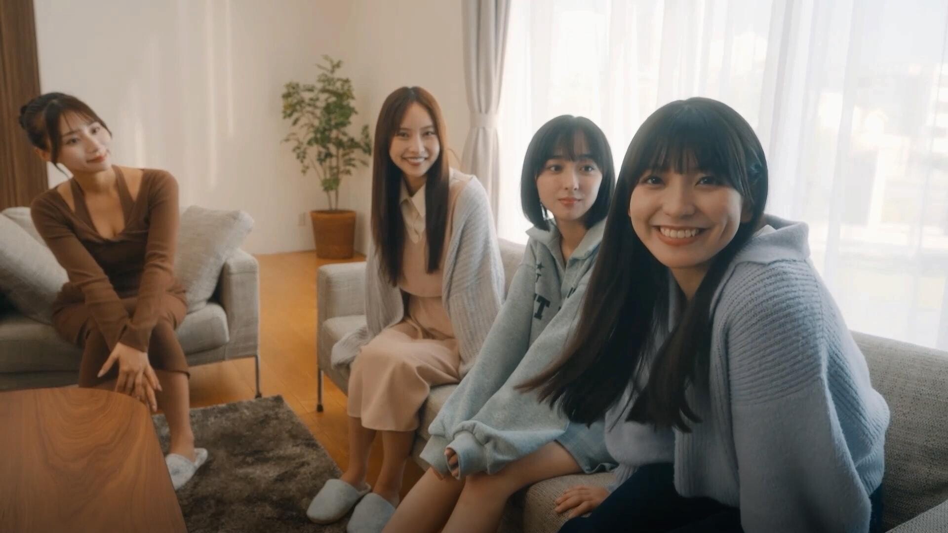 Roommates, Romance, and Ringing Hearts screenshot 7