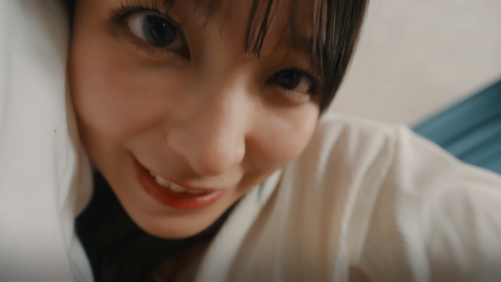 Roommates, Romance, and Ringing Hearts screenshot 2